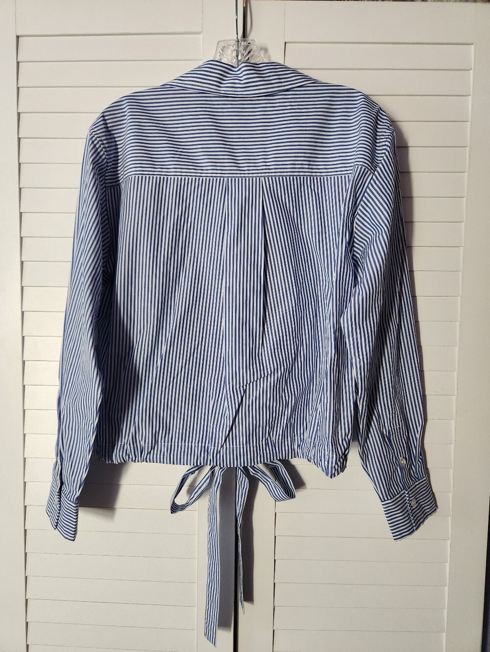 Free Assembly Button Ups - Picture 2 of 5